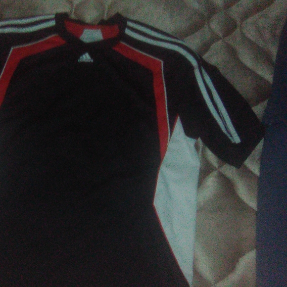 Adidas tee shirt - Picture 1 of 2